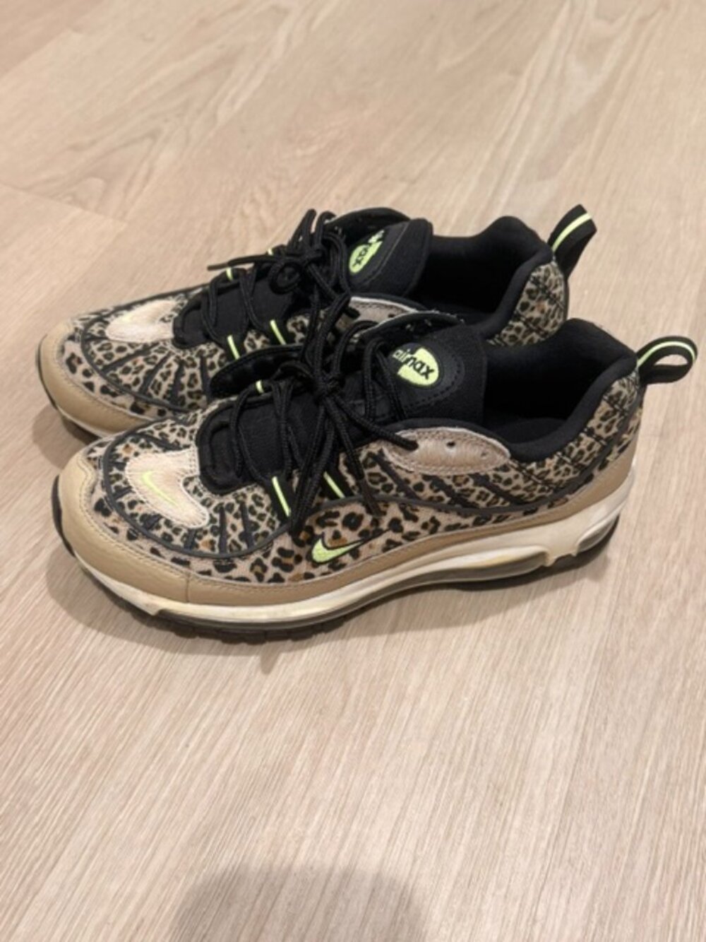 Nike Air max 98 premium leopard Animal Pack Women Size 9